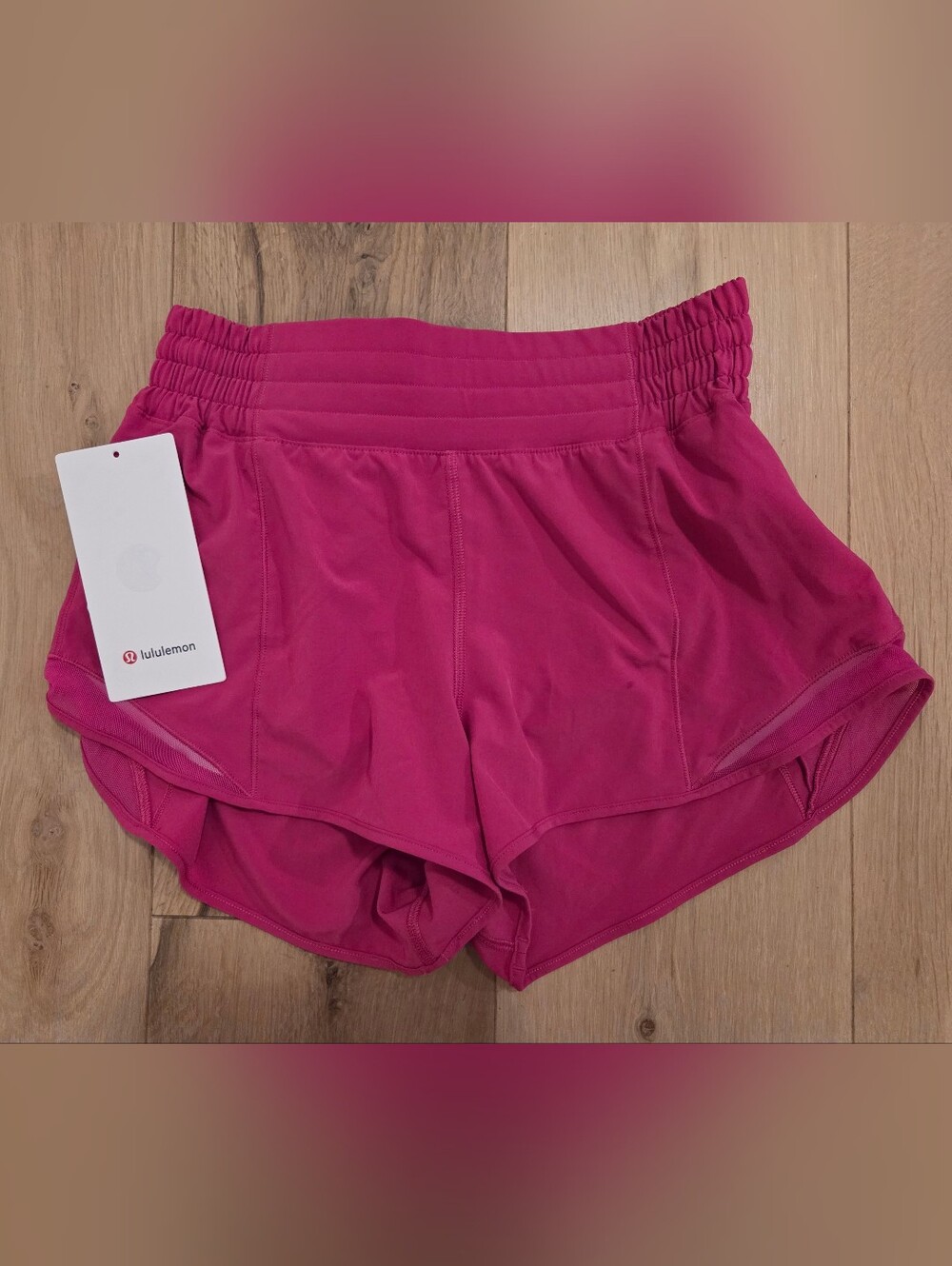 Lululemon Hotty Hot HR Short 2.5" Size 6 Pink Flare